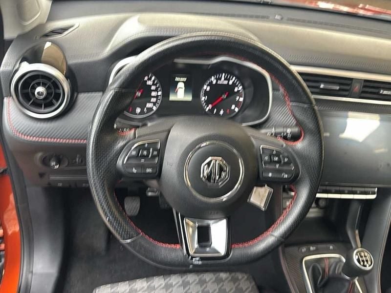 Usata MG ZS Luxury 106 CV (77 kW) 2023 Arancione SUV