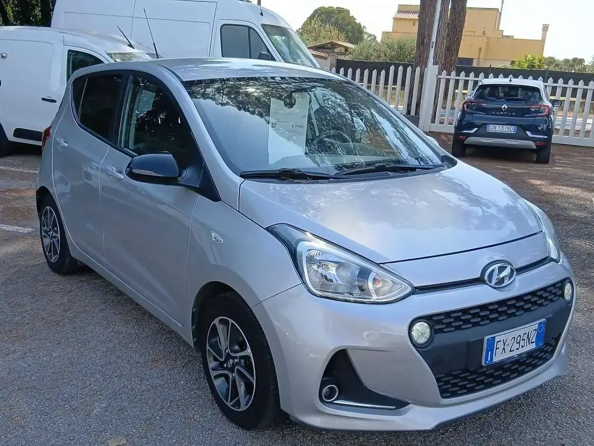 Usata Hyundai i10 Advanced 65 CV (47 kW) 2019 Argento Utilitaria