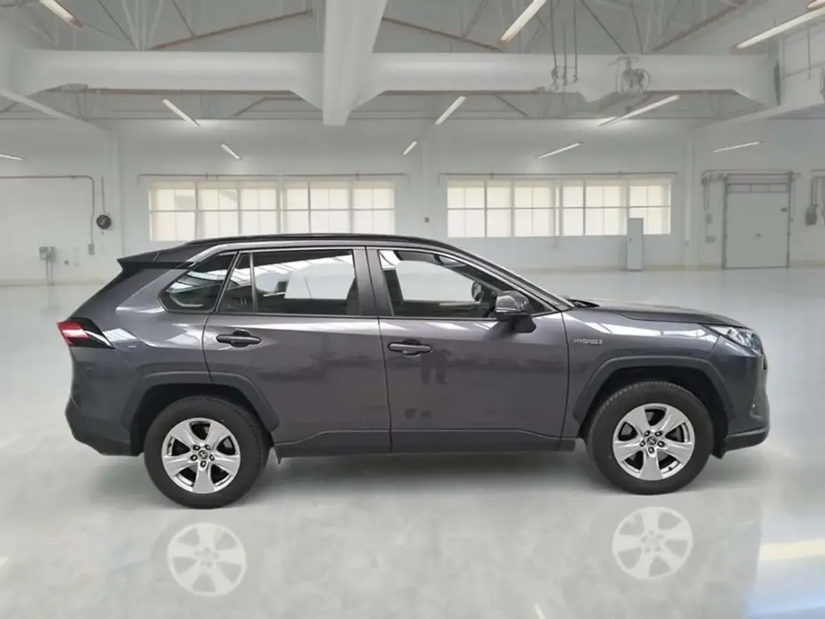 Usata Toyota RAV4 Hybrid Business Edition 178 CV (130 kW) 2020 Grigio SUV