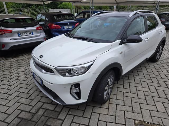 Usata Kia Stonic Style 100 CV (73 kW) 2021 Bianco SUV