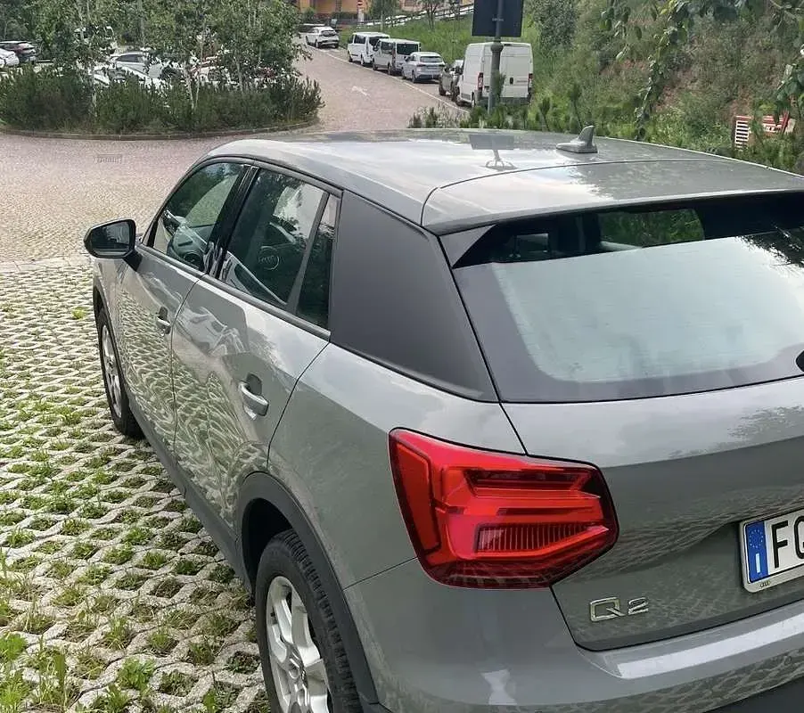 Usata Audi Q2 Design 150 CV (110 kW) 2017 Grigio SUV