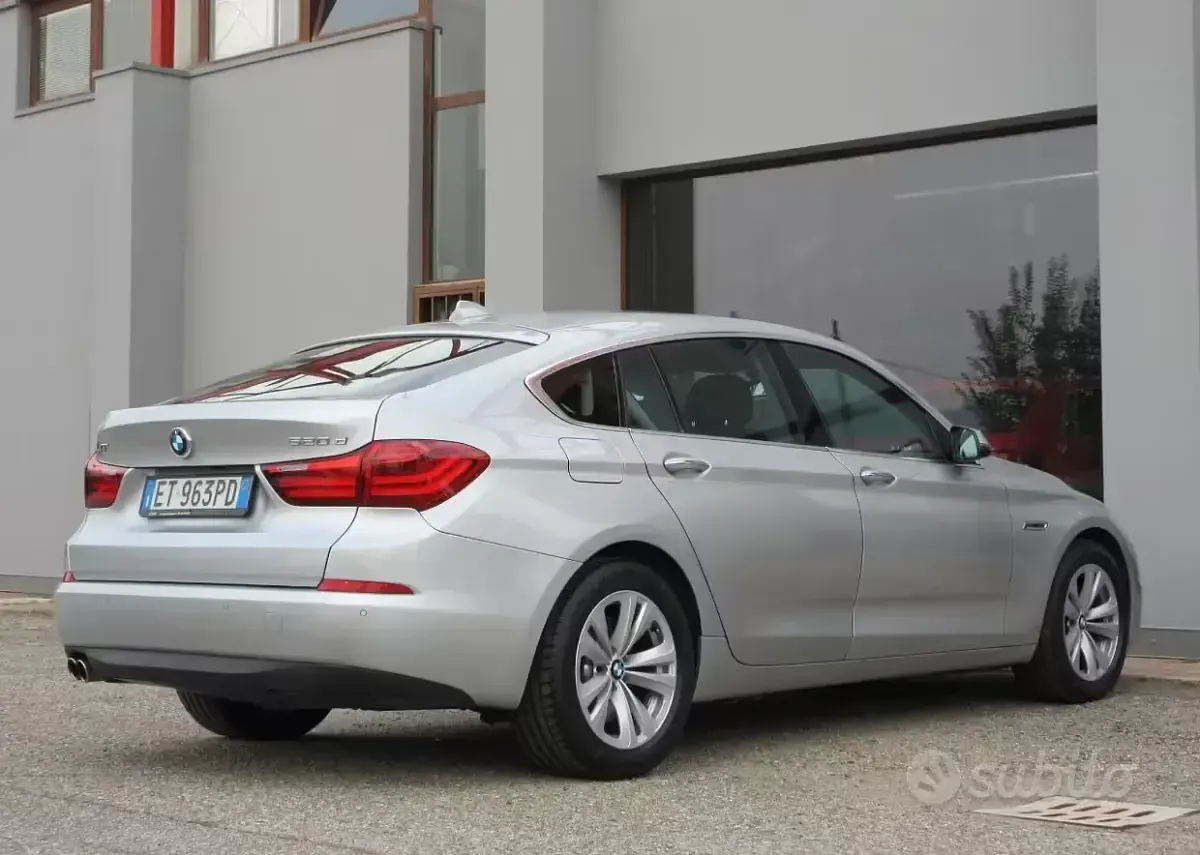 Usata BMW 520 184 CV (135 kW) 2014 Grigio Berlina