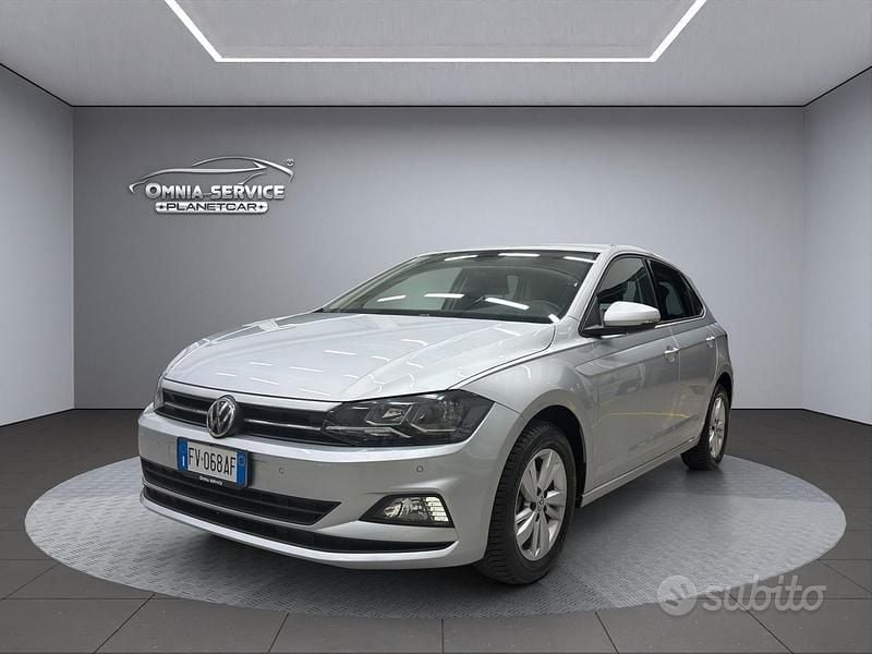 Grigio Usata 2019 VW Polo Comfortline Tre volumi | 12.800 € (Buon prezzo) - Immagine 1/4