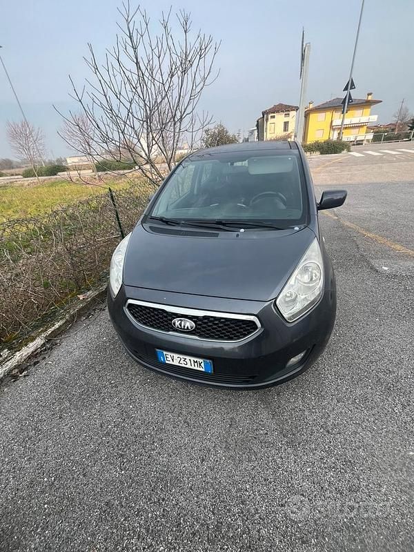 Usata Kia Venga Active 90 CV (66 kW) 2014 Grigio Utilitaria