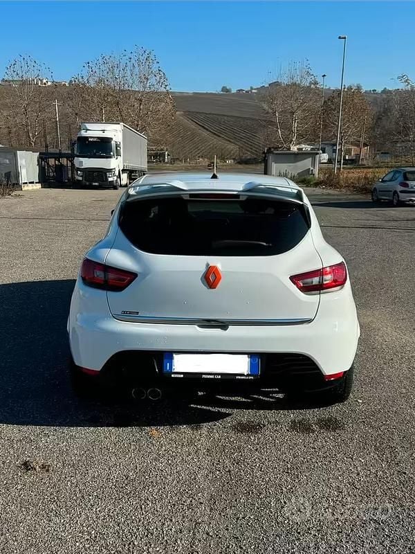 Usata Renault Clio IV 75 CV (55 kW) 2013 Bianco Berlina