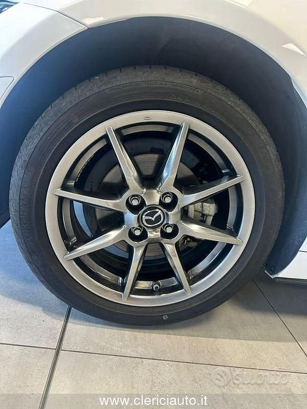 Begagnad Mazda MX5 Exclusive-Line 132 HK (97 kW) 2023 Vit Cab