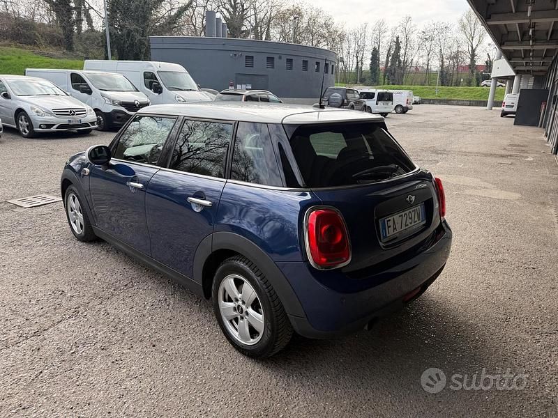 Usata Mini ONE 74 CV (54 kW) 2015 Blu Utilitaria