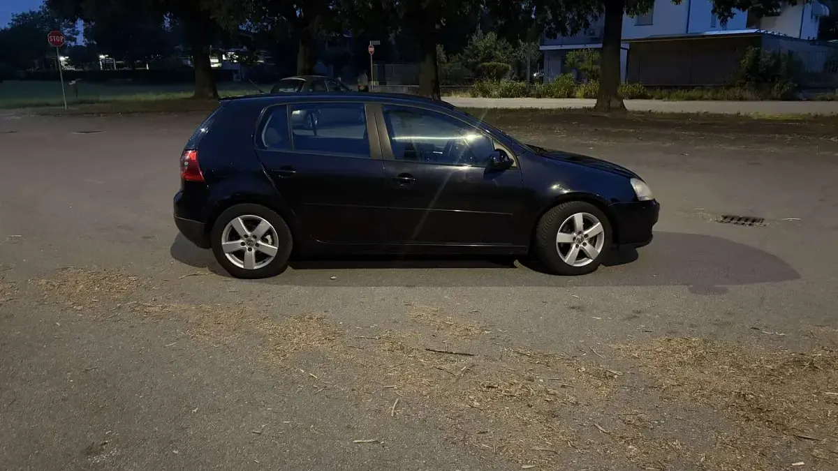 Usata VW Golf IV Sportline 105 CV (77 kW) 2006 Berlina
