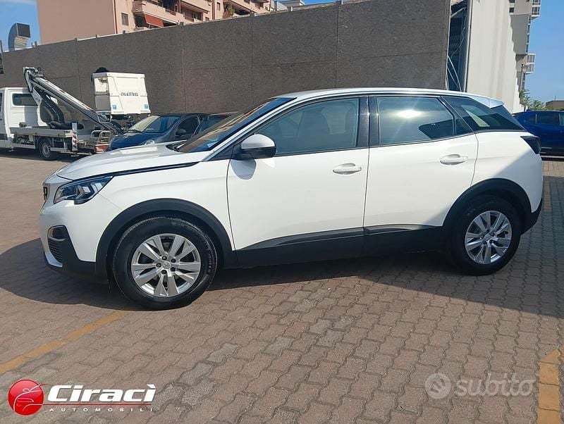 Usata Peugeot 3008 Business-Line 131 CV (96 kW) 2020 Bianco SUV