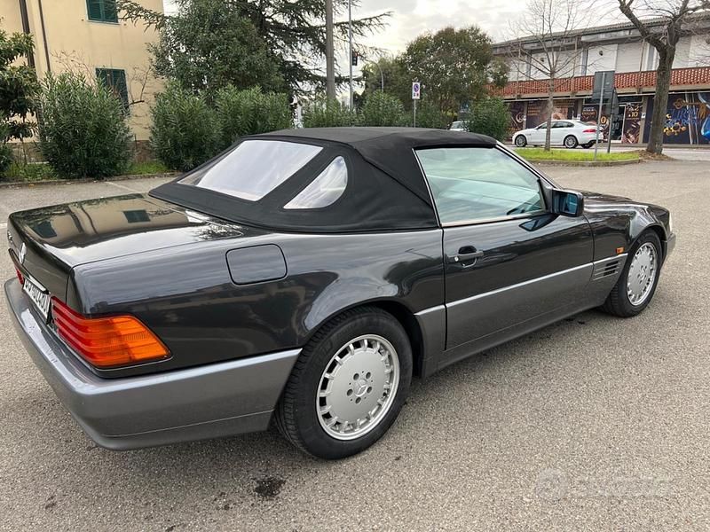 Usata Mercedes SL500 333 CV (244 kW) 1989 Grigio Cabrio