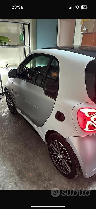 Usata Smart ForTwo Coupé Brabus 56 CV (41 kW) 2018 Utilitaria
