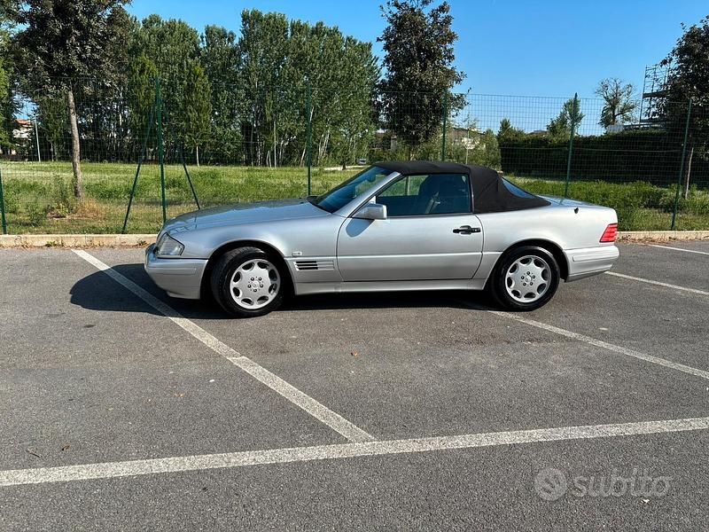 Begagnad Mercedes SL500 320 HK (235 kW) 1994 Grå Cab