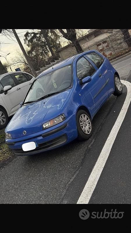 Usata Fiat Punto 2001 Blu Berlina