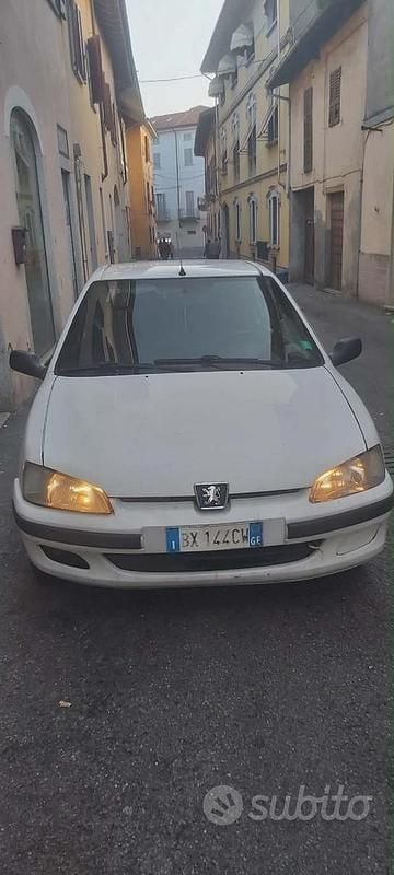 Usata Peugeot 106 60 CV (44 kW) 2001 Bianco Utilitaria