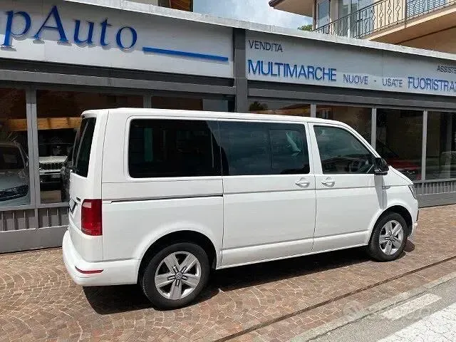 Usata VW Caravelle 150 CV (110 kW) 2018 Bianco Furgone