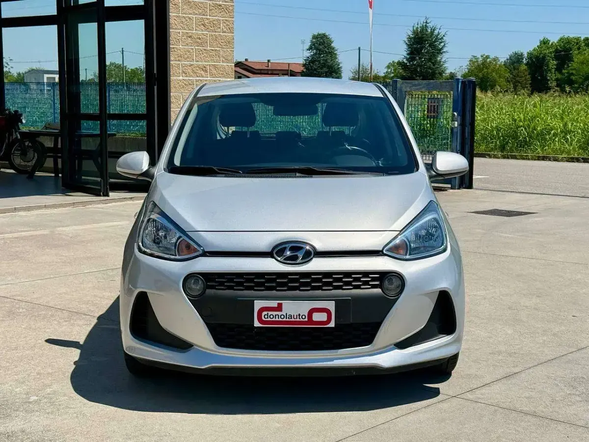 Usata Hyundai i10 67 CV (49 kW) 2019 Argento Utilitaria