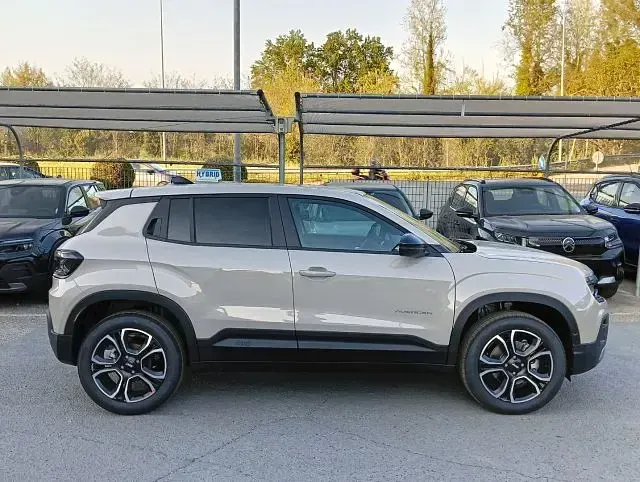 Nuova Jeep Avenger Summit 101 CV (74 kW) 2026 Grigio stone pastello SUV