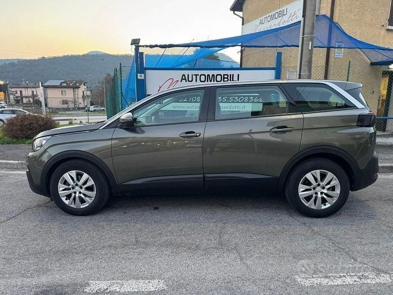 Usata Peugeot 5008 GT-line 131 CV (96 kW) 2020 Grigio quantum metallizzato SUV