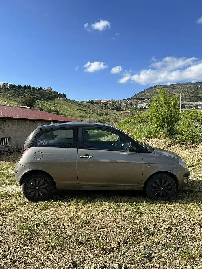 Usata Lancia Ypsilon 69 CV (50 kW) 2005 Utilitaria