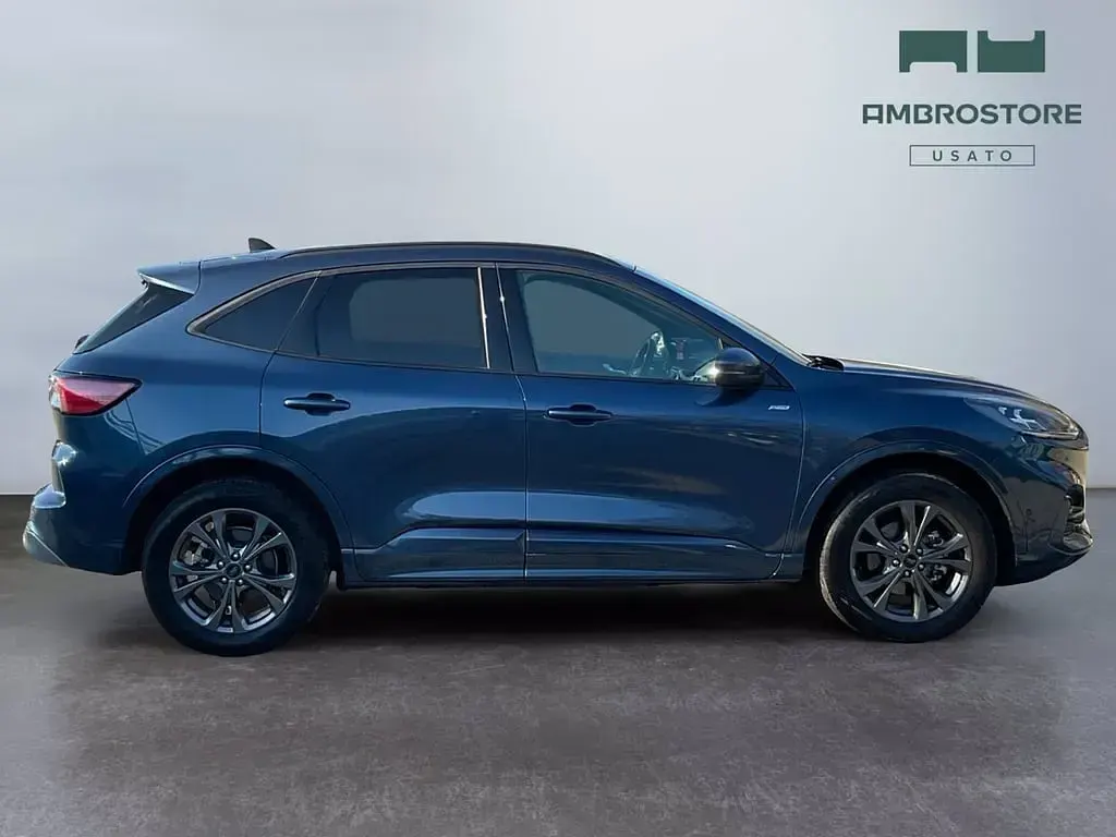 Usata Ford Kuga ST-Line X 225 CV (165 kW) 2023 Chrome blue SUV