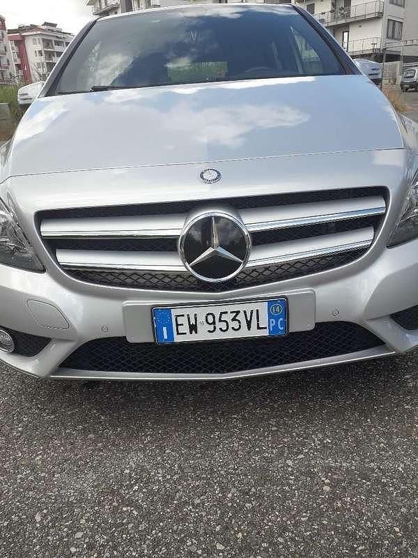 Usata Mercedes 180 109 CV (80 kW) 2014 Argento Berlina