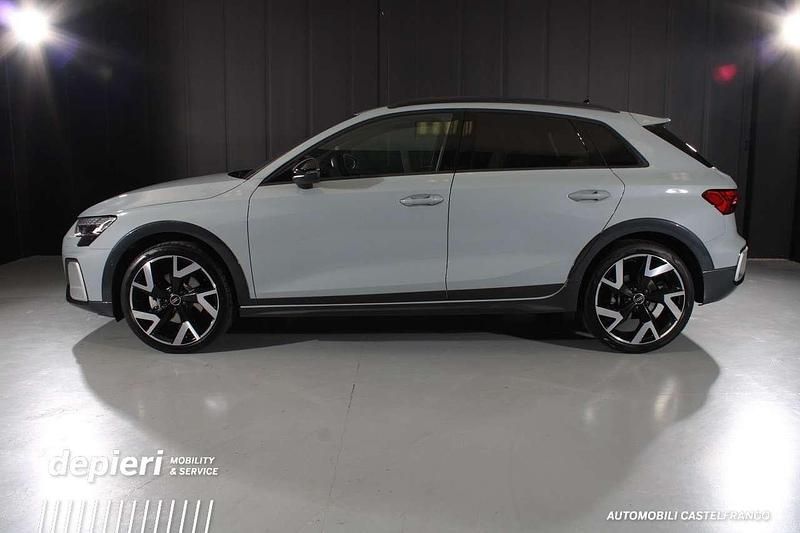 Usata Audi A3 Ambiente 150 CV (110 kW) 2024 Grigio Utilitaria