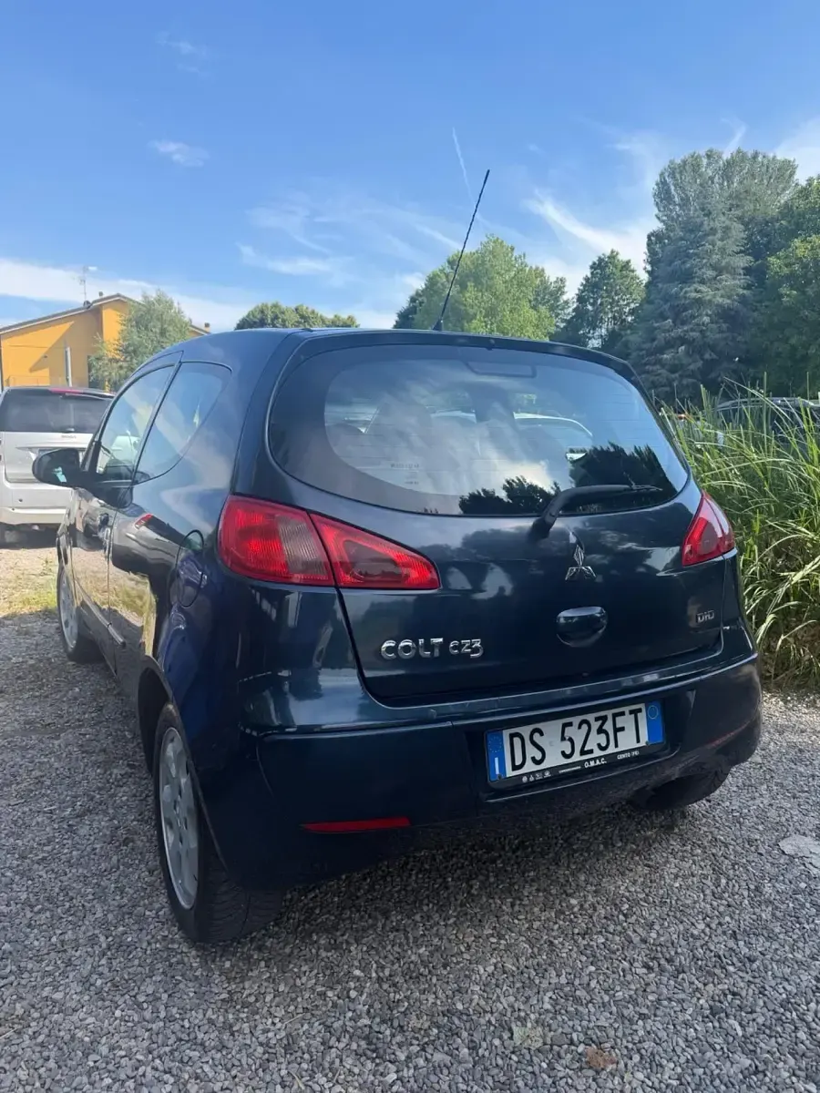 Usata Mitsubishi Colt 95 CV (69 kW) 2008 Blu Berlina