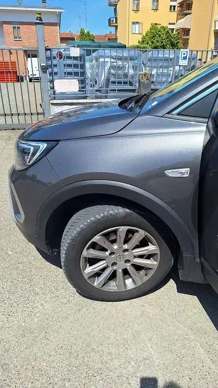 Usata Opel Crossland X 110 CV (80 kW) 2022 Grigio SUV