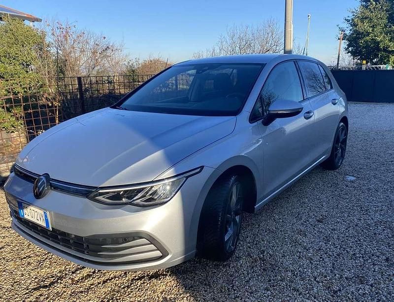 Usata VW Golf VIII Life 116 CV (85 kW) 2024 Berlina