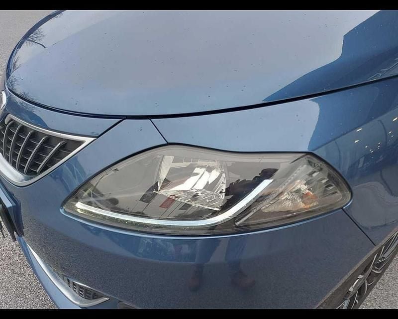 Usata Lancia Ypsilon Gold 69 CV (50 kW) 2023 Blu Utilitaria