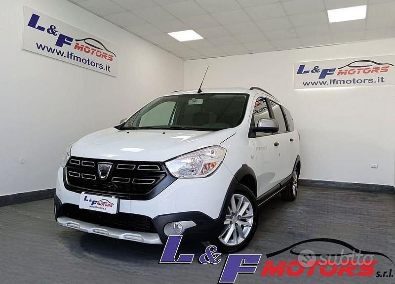 Bianco Usata 2022 Dacia Lodgy Stepway Monovolume | 12.490 € (Buon prezzo) - Immagine 1/4