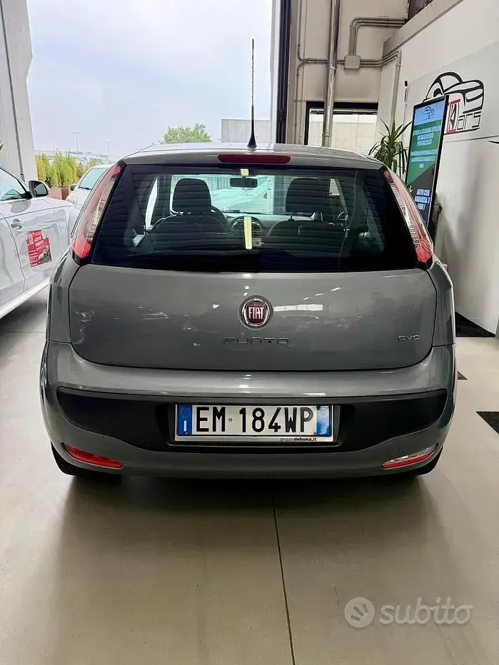 Usata Fiat Punto 78 CV (57 kW) 2012 Grigio Utilitaria