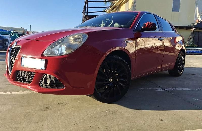 Usata 2011 Alfa Romeo Giulietta Exclusive Tre volumi | 8200 € (Buon prezzo) - Immagine 1/4