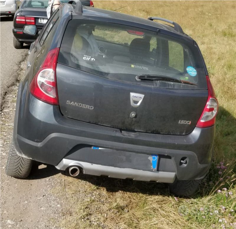 Usata Dacia Sandero Stepway 90 CV (66 kW) 2011 Nero Utilitaria