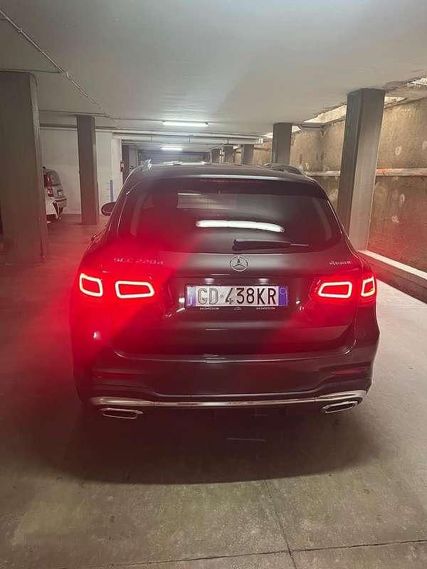 Usata Mercedes GLC220 Premium 194 CV (142 kW) 2021 Nero SUV