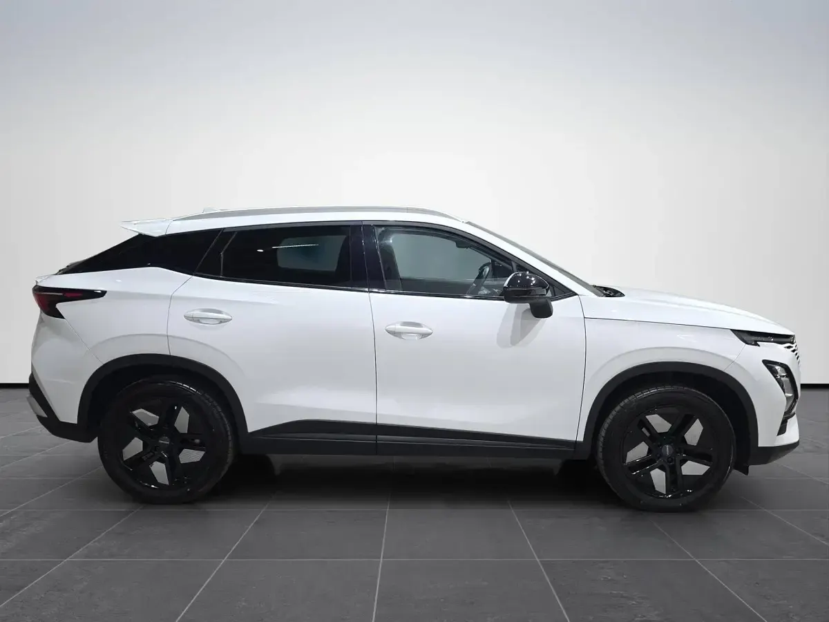 Usata Omoda 5 147 CV (108 kW) 2025 Bianco SUV