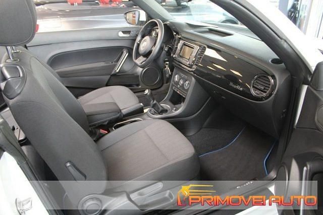Usata VW Beetle Cabriolet Design 105 CV (77 kW) 2016 Bianco Cabrio