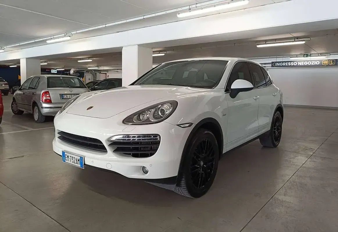 Usata Porsche Cayenne 245 CV (180 kW) 2012 Bianco SUV
