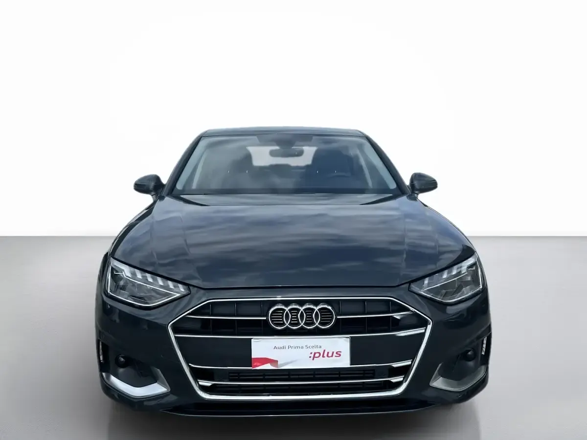 Usata Audi A4 Advanced Plus 150 CV (110 kW) 2023 Grigio manhattan metallizzato Berlina