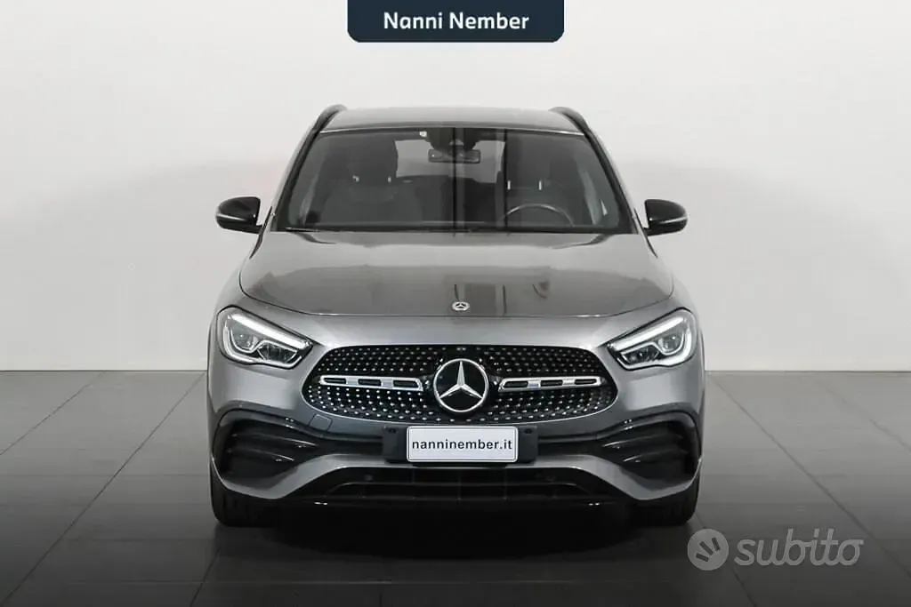 Usata Mercedes GLA200 Premium 150 CV (110 kW) 2022 Grigio SUV