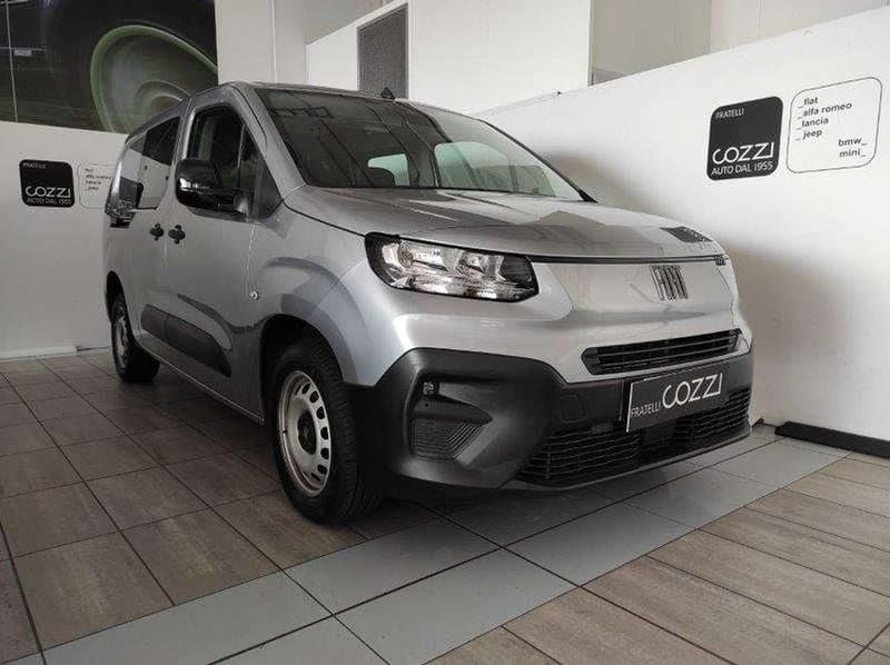 Grigio Usata 2024 Fiat Doblò Monovolume | 19.426 € (Super prezzo) - Immagine 1/4