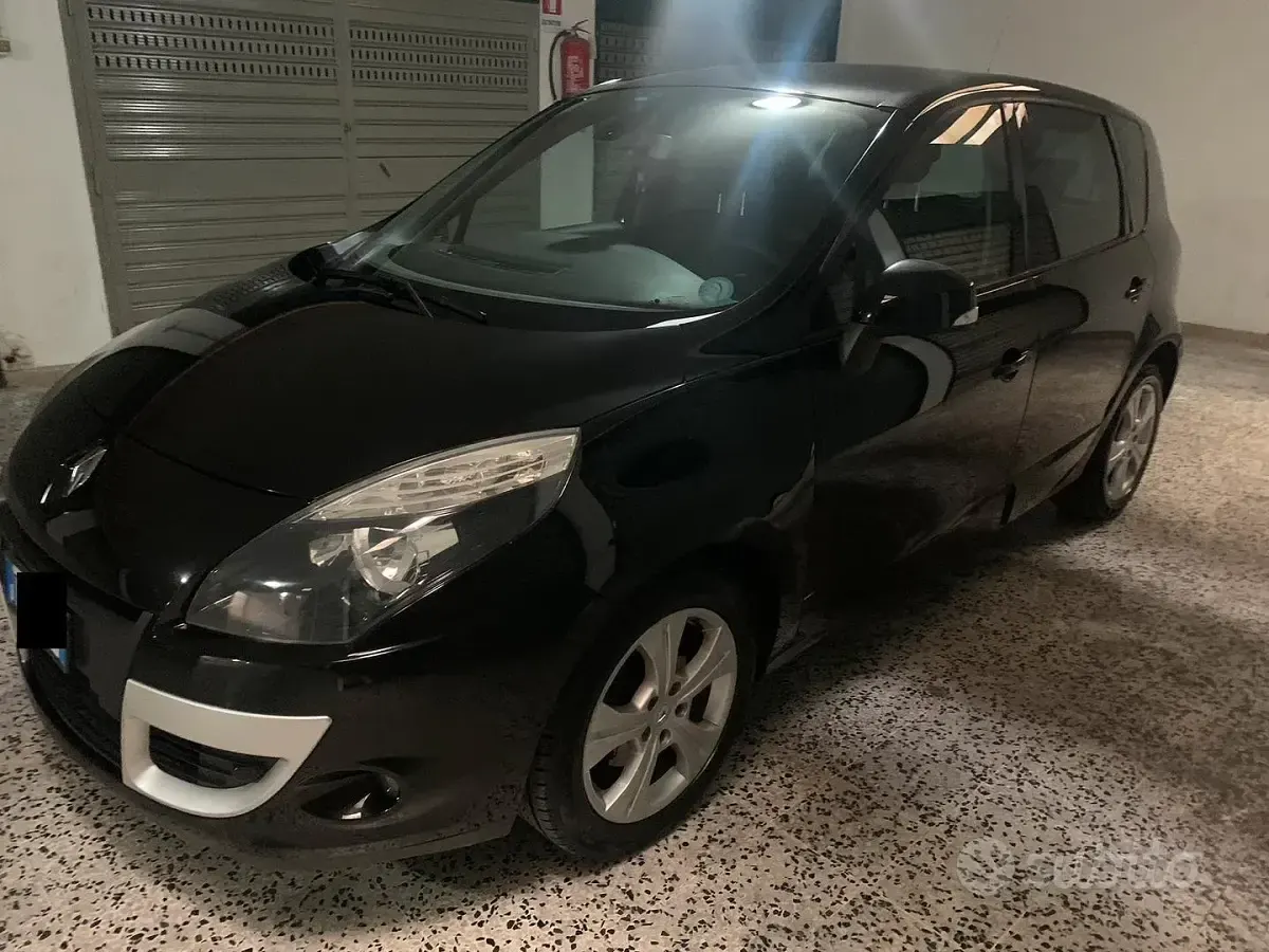 Usata Renault Scénic III Dynamique 110 CV (80 kW) 2011 Monovolume