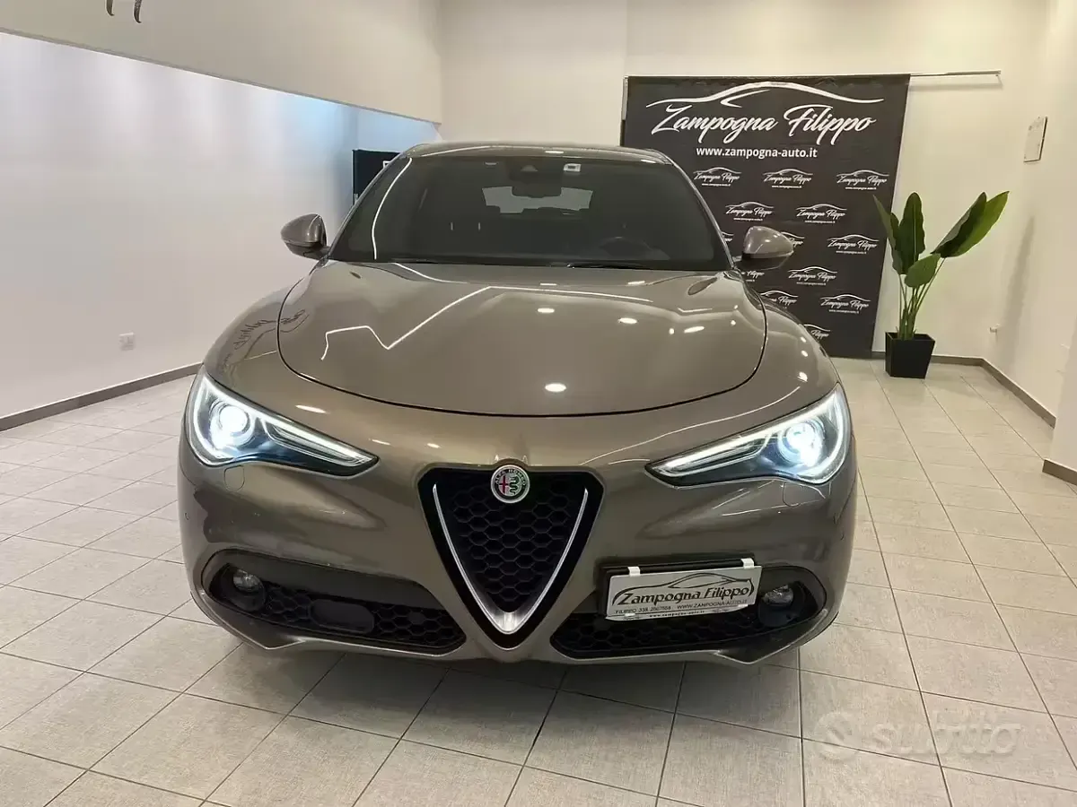 Usata Alfa Romeo Stelvio Executive 210 CV (154 kW) 2018 Marrone SUV