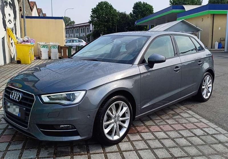 Usata 2015 Audi A3 Ambition Tre volumi | 12.000 € (Buon prezzo) - Immagine 1/4