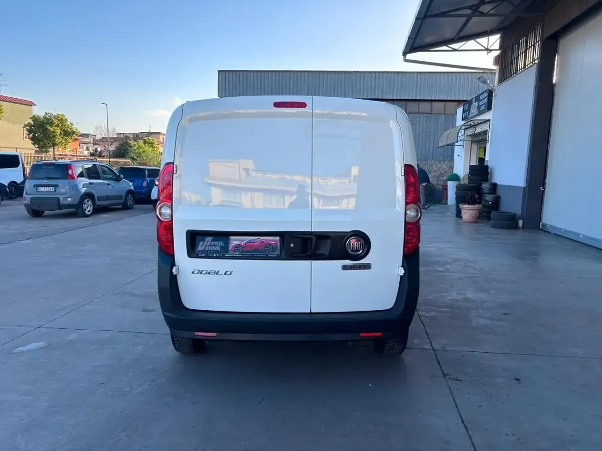 Usata Fiat Doblò Easy 95 CV (69 kW) 2021 Bianco Monovolume
