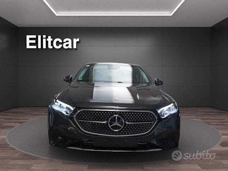 Usata Mercedes E220 Advanced 197 CV (144 kW) 2024 Grigio Berlina