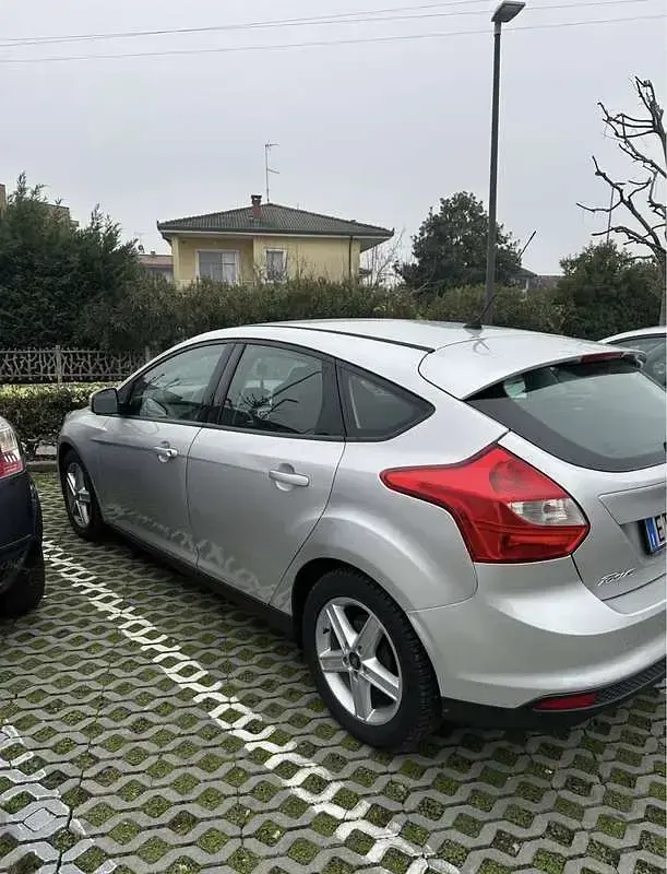 Usata Ford Focus Titanium 95 CV (69 kW) 2013 Grigio Berlina