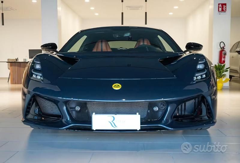 Usata Lotus Emira 406 CV (298 kW) 2024 Grigio Coupé