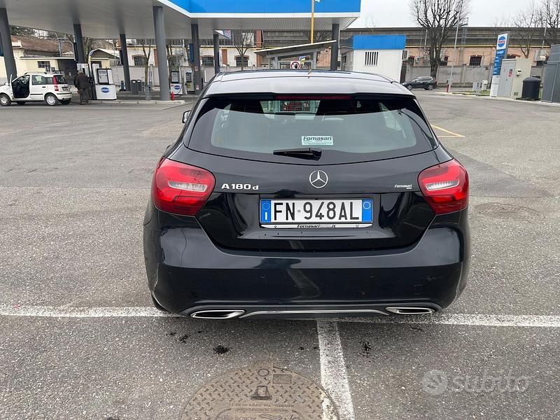 Usata Mercedes A180 Executive 115 CV (84 kW) 2018 Nero Berlina