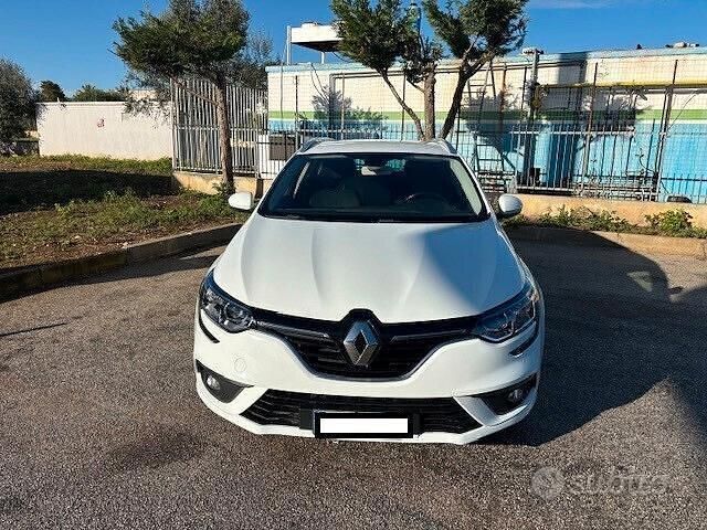 Usata Renault Mégane GrandTour Zen 110 CV (80 kW) 2018 Bianco Station wagon
